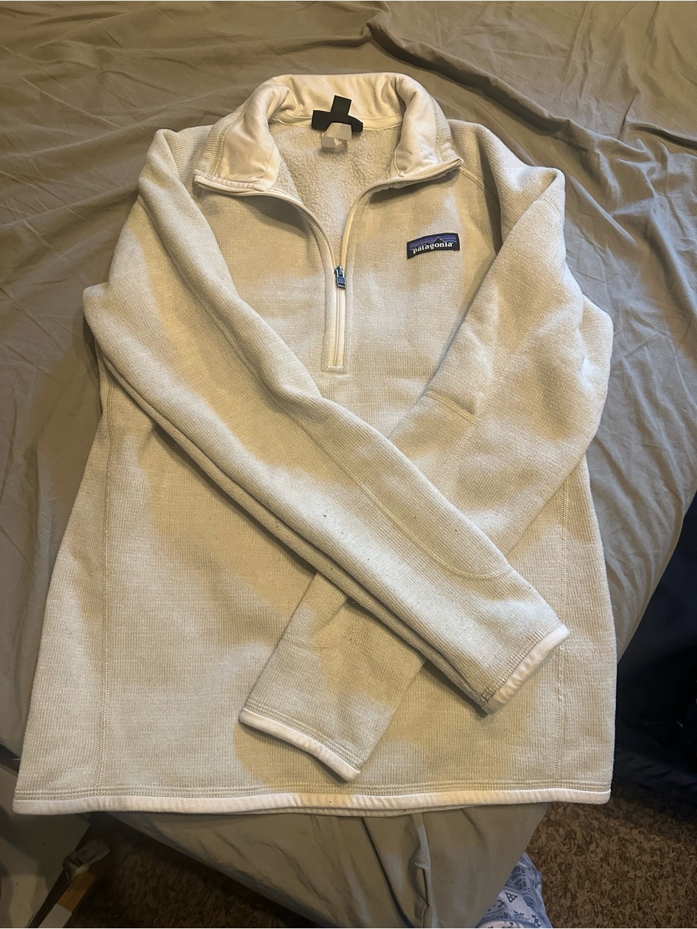 Patagonia women’s Cream Half-Zip Fleece Pullover- Medium